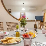Dania Villa